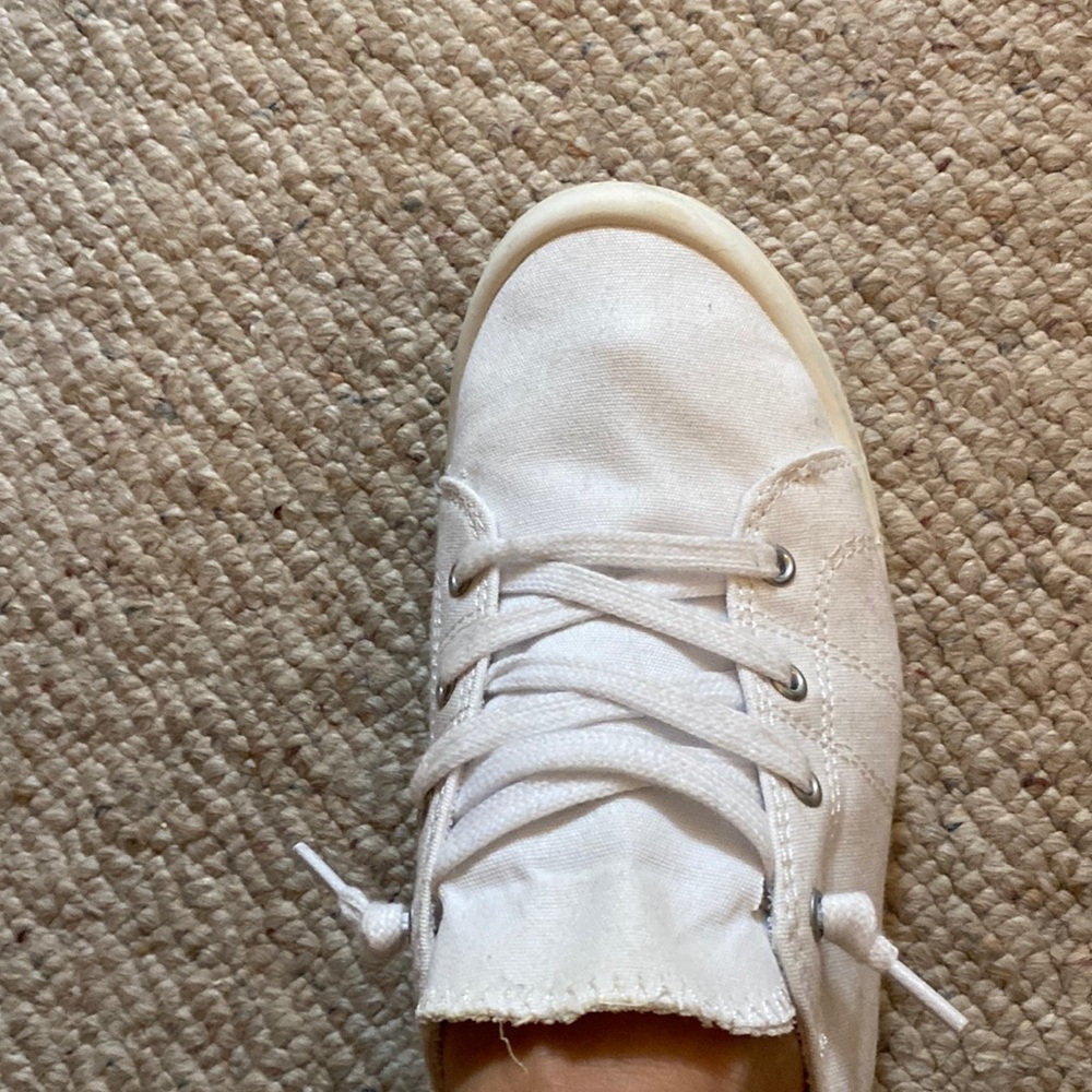 SALE!! White Maurice’s Canvas shoes - size 11